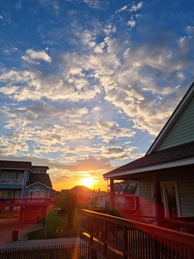 The Vista Of Palm Beach Galveston Exterior photo